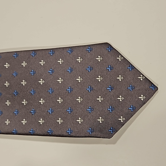 Brooks Brothers Tie - Picture 2 of 3